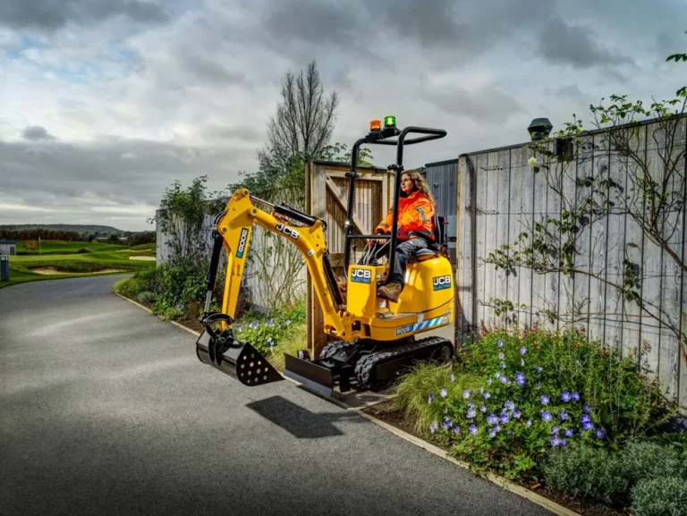 electric mini excavator